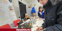 Браслеты выживания научились плести жители Лобни на мастер-классе в парке - Regions.Ru