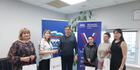 Дмитрий Краснов поздравил коллектив ТЦ «Поворот» с 8 марта - Единая Россия Лобня