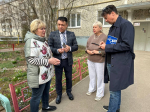 Александр Кузьмиченко совместно с Владимиром Зиновьевым провели пеший обход микрорайона Букино