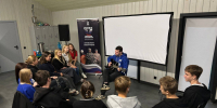 Поэтический вечер к Дню государственного флага России: единство поколений через творчество - Единая Россия Лобня